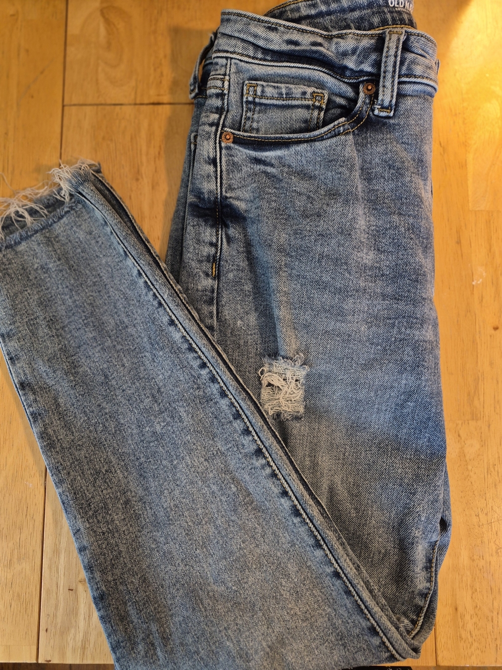 Classic Light Wash Distressed Jeans